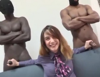 Két néger vette kezelésbe a csajszit