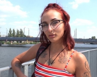 Először nem, aztán a végén még seggbe is engedte