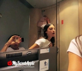 A vonaton durrantotta tele a csaj punciját